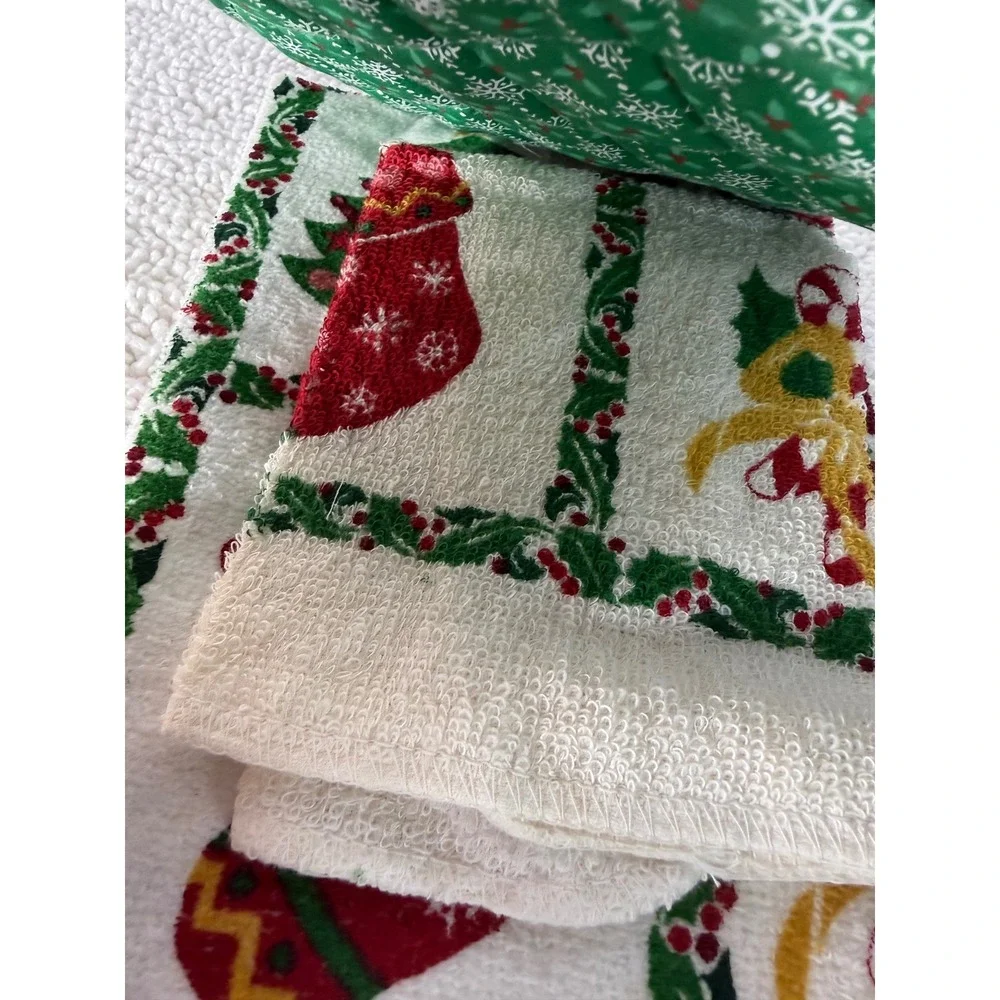 VTG Christmas Kitchen Towel Pot Holder‎ Set Holiday Festive Decor 5 Piece